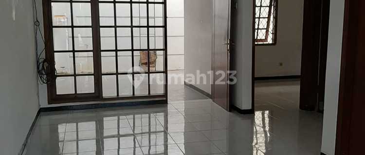 For Rent: Comfortable and Safe House, Ready to Occupy, Strategic Location in Batununggal, Bandung. 1