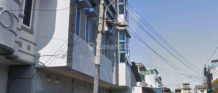 Rmh cantik lokasi strategis di Medan, jalan lebar (masuk) dua mobil 1