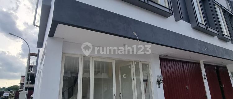For Rent: 3-Storey Shop House at Grand City Palladium, North Balikpapan 1