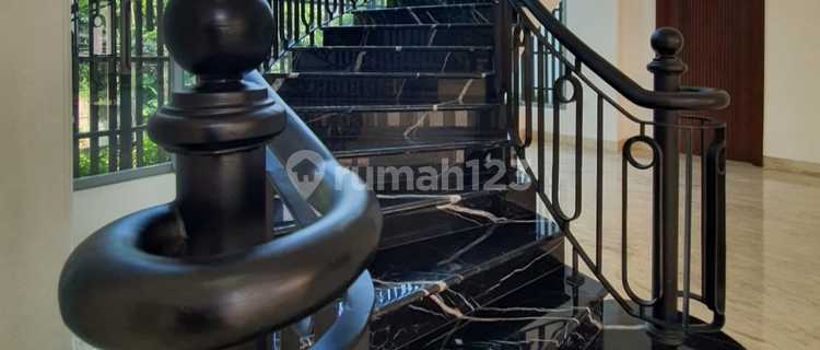 Rumah Bagus Besar Modern Classic di Permata Hijau Sangat Luas 1