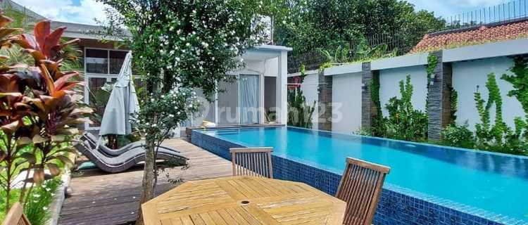 Nice House in Matoa Golf Jagakarsa 2 Pavilions And 1 Main House 1