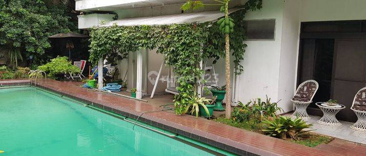 Rumah Tanah Luas di Kemang Turun Harga Lokasi Bagus 1