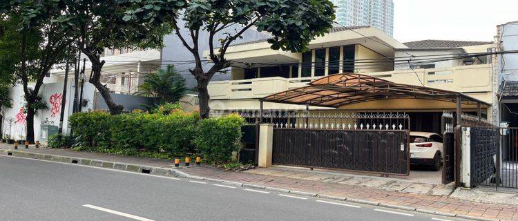 Rumah Di Mainroad Dekat Gandaria City Lokasi Sangat Strategis 1