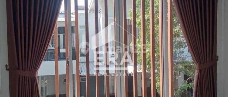 READY-TO-OCCUPY HOUSE IN BINTARO 1