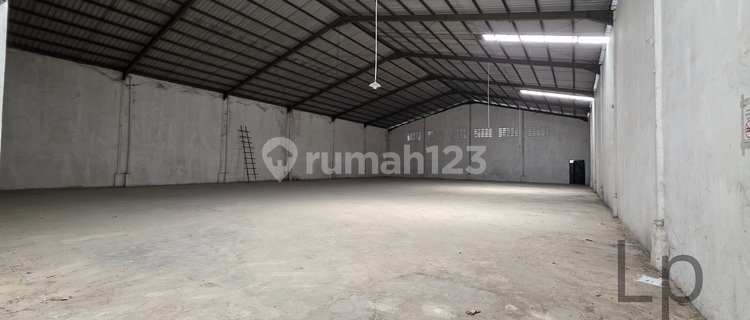 Steel Construction Warehouse, Clean, Ready to Use in Nanjung Kutawaringin, Suitable for Production. 1