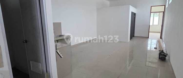 3-Storey Shop House in a Strategic Location on Holis Main Road, Perfect for Your Business 1