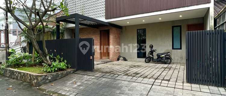 Rumah Baru Desain Modern Dalam Komplek di Lebak Bulus Jakarta Selatan 1