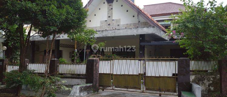 Dijual rumah tua depan taman di Kebayoran baru Jakarta Selatan 1