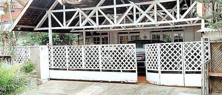 Dijual rumah bangunan Belanda di Senen Jakarta pusat  1