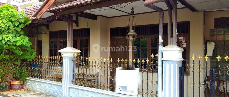 Dijual rumah tua dekat pasar di Rawasari Jakarta pusat  1