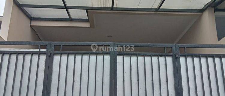 Rumah 3 Kamar Di Jelambar Dekat Halte Busway  1