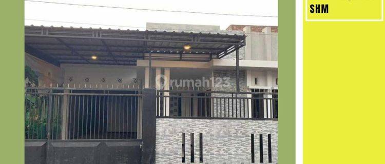 Sewa Rumah Luas 2 Lantai Bagus Strategis Dekat Alun Alun Malang 1