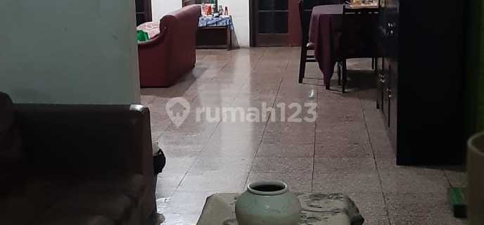 House on the Side of Pulogadung Main Road, East Jakarta, House Needs Minimal Renovation, SHM in Kayu Putih 1