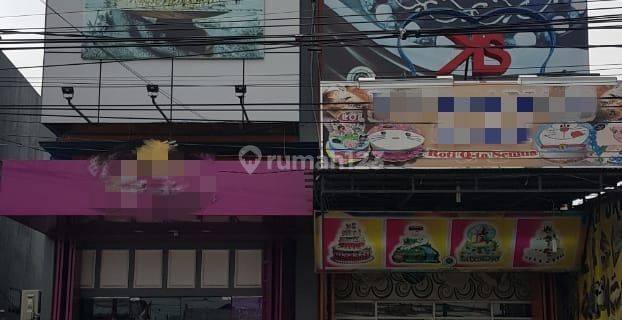 Ruko Bangunan 2.5 Lantai 2 Unit Lokasi Pinggir Jalan Raya Perjuangan di Bekasi Utara 1