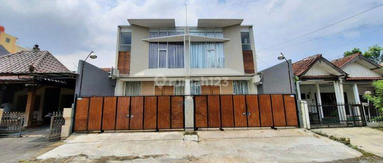 Rumah 2 Lantai Tengah Kota Di Siliwangi, Semarang Dekat Kic 1