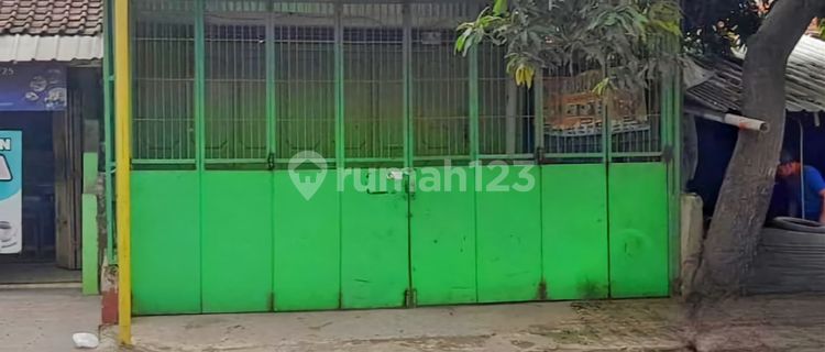 Ready-to-Occupy Shop House Suitable for Business 1