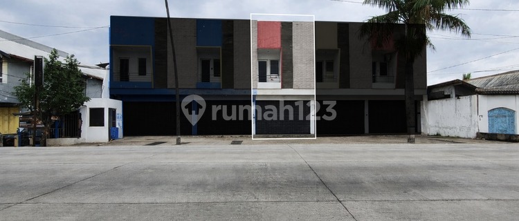 New 2-Story Shop House Ready to Occupy, Strategic Location, City Center 1