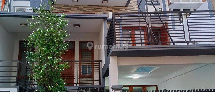 Rumah Cluster Bagus 4 Lantai Siap Huni Furnished di Palmerah 1