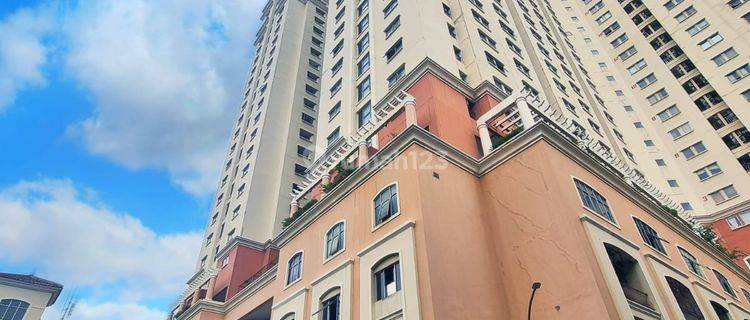 FOR RENT.Ruko Bagus untuk Restaurant atau Kantor, lokasi Strategis di Gajah mada 1