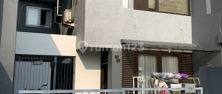 2-Story Minimalist House in PTB Complex Duren Sawit, PTB Complex Ready-to-Occupy Minimalist House, 2 Floors, Near BKT, Close to Kol. Sugiono Road. Safe. No Flooding. 1