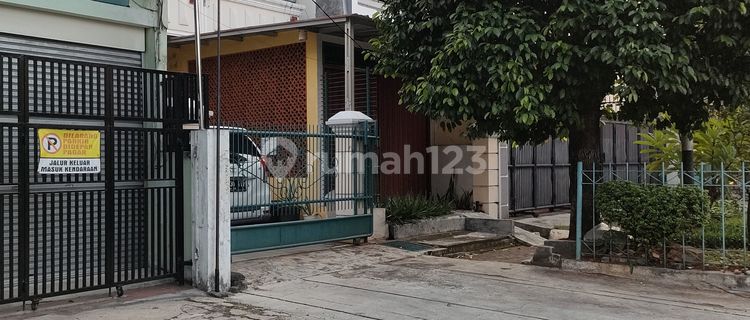 Duren Sawit, Rumah Pinggir Jalan , Cocok Utk Usaha/kantor, Kost2an, Lokasi Sangat Strategis, Dekat Bkt, Dekat St.buaran.tidak Banjir. 1