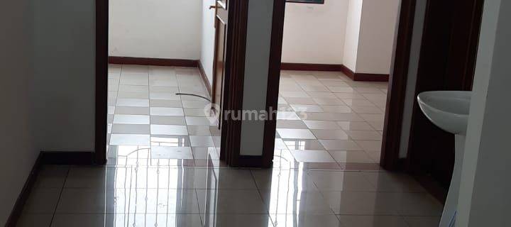 Apartement Riverside 3 BR Semi Furnished 1