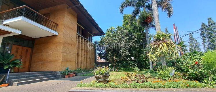 Rumah Bagus di Mainroad Dago, Bandung 1