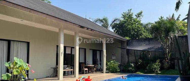 Rumah Luas Bagus Siap Huni 1