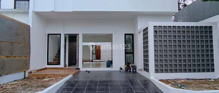 Rumah Baru Dalam Cluster Semi Furnished di Jakarta Selatan 1