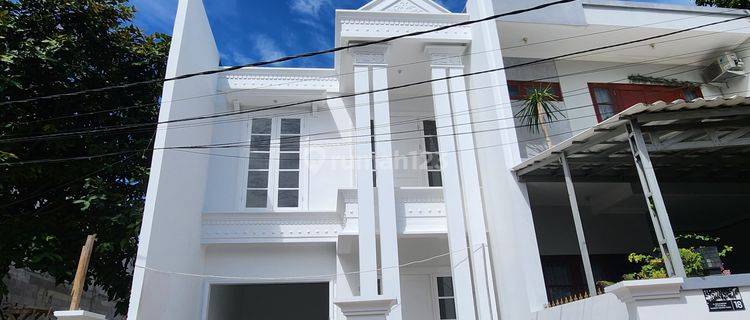 Rumah baru design classic siap huni di Klender 1