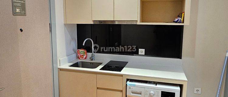 Apartemen Menara Jakarta 1 Kamar Tidur Furnished Bagus 1