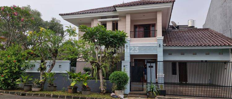 Disewakan Rumah Cantik Siap Huni Di Anggrek Loka Ext 1