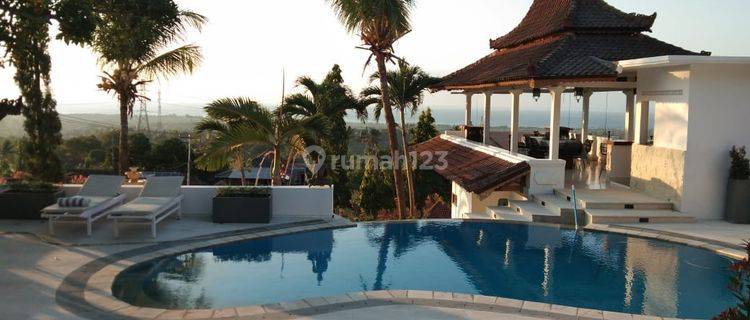 Stunning Ocean View Villa In Dencarik For Sale 1