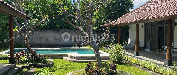 Villa for sale in Central Lovina 1