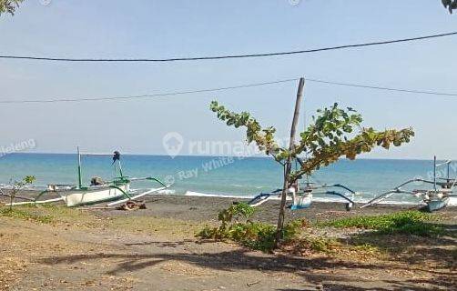 BEACHLAND FOR SALE IN THE NORTH OF BALI - 100 Meters to Beach 1