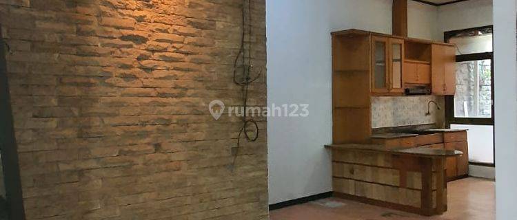 Dijual Rumah di Komplek Kawaluyaan Indah  1