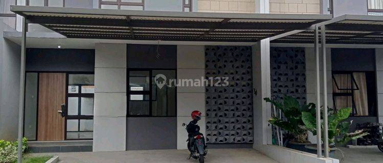 Di Sewakan Rumah Cantik 2 Lantai Siap Huni Di Grand Wisata 1