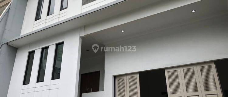 Jl. Hang Lekir 1, Kebayoran Baru -  Rumah Strategis Siap Huni 1