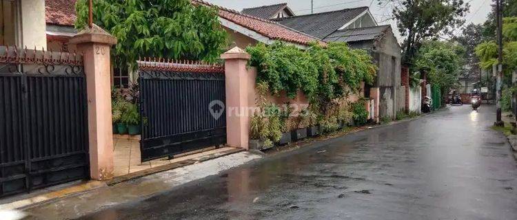 Dijual Rumah Halaman Luas, Bebas Banjir di Rempoa, Dekat Bintaro 1