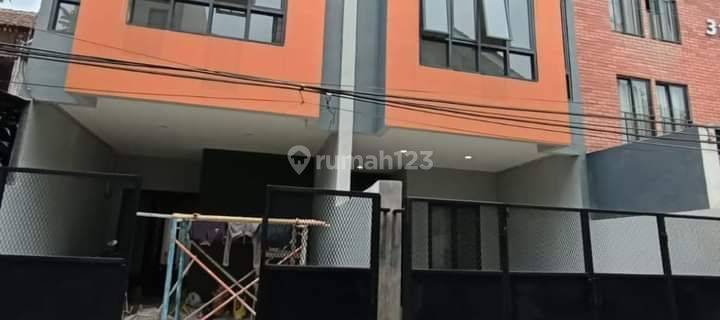 RUMAH BARU PRAJA KEBAYORAN LAMA JAKARTA SELATAN  1