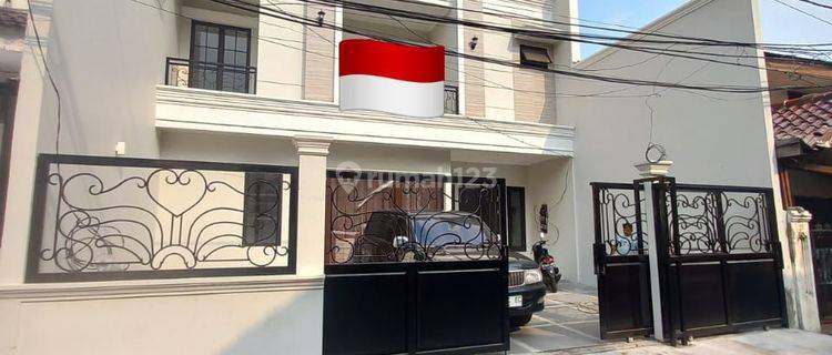 RUMAH BARU TEBET JAKARTA SELATAN  1