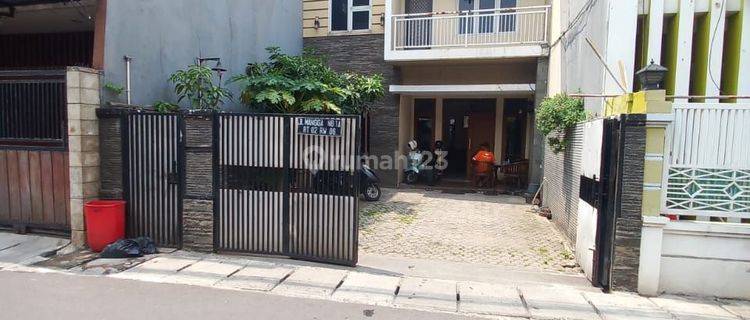 Rumah Matraman Jakarta Timur 1
