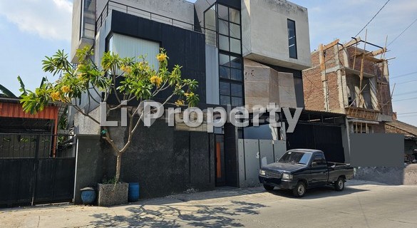 Dijual Rumah Medoho, Dekat Majt, Gayamsari, Swimm Pool, View Gunung, Semarang 1