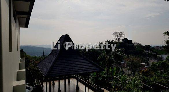 DISEWAKAN rumah Setiabudi, Banyumanik, top view, swimm pool, Semarang 1