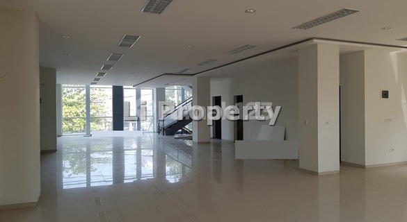 DISEWAKAN gedung DI Panjaitan, Tengah Kota, 985m2, view, Semarang 1