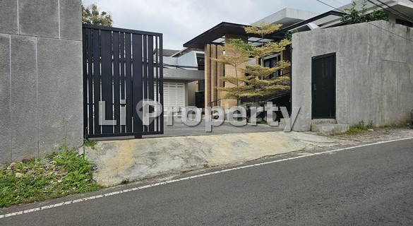 FOR SALE luxury house in Salatiga, ready to occupy, cool, Central Java. 1