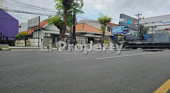 Peterongan House, Sompok, City Center, Near Java Mall, Semarang 1