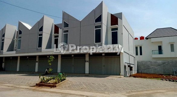 Mutiara Arteri Shop House, Gajah, near the Great Mosque, Semarang 1