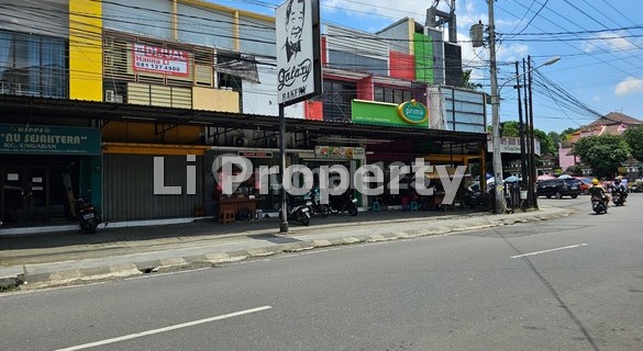 FOR RENT shop house at Alun-alun center, Downtown, Ungaran, Semarang Regency 1