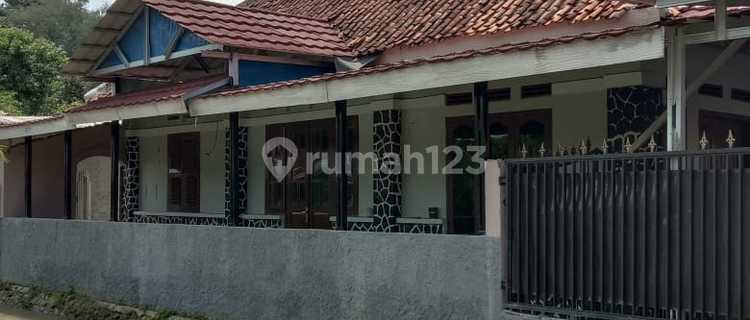 Dijual Rumah Layak Huni Peninggalan Belanda 1